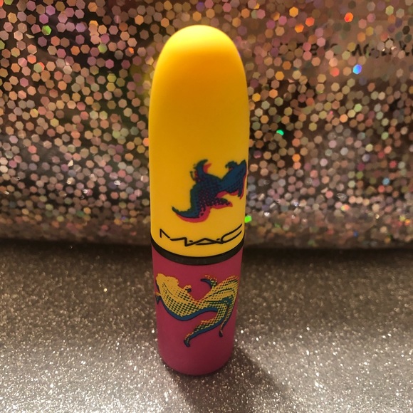 BNIB! MAC Powder Kiss Lipstick 💄 in Healthy, Wealthy and Thriving - Picture 4 of 7